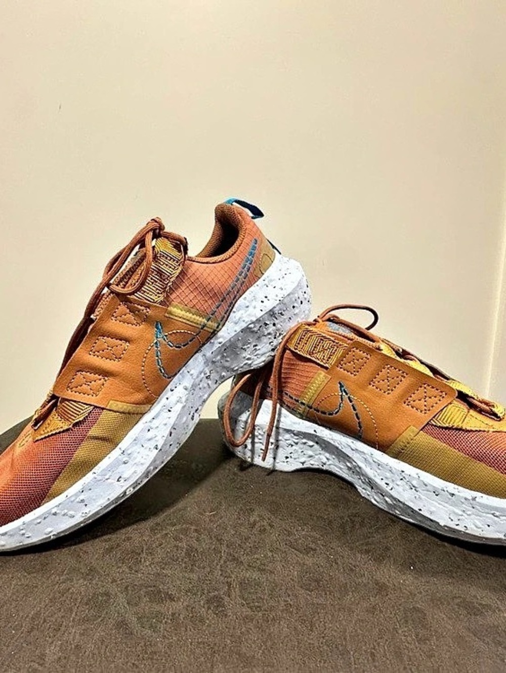 Nike Space Hippie 04 Men's Orange & White US 8